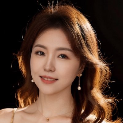 Elaine Yang